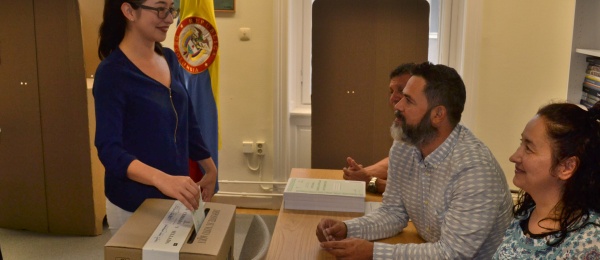 Consulado de Colombia en Estocolmo inició el último día de la Consulta Anticorrupción 2018
